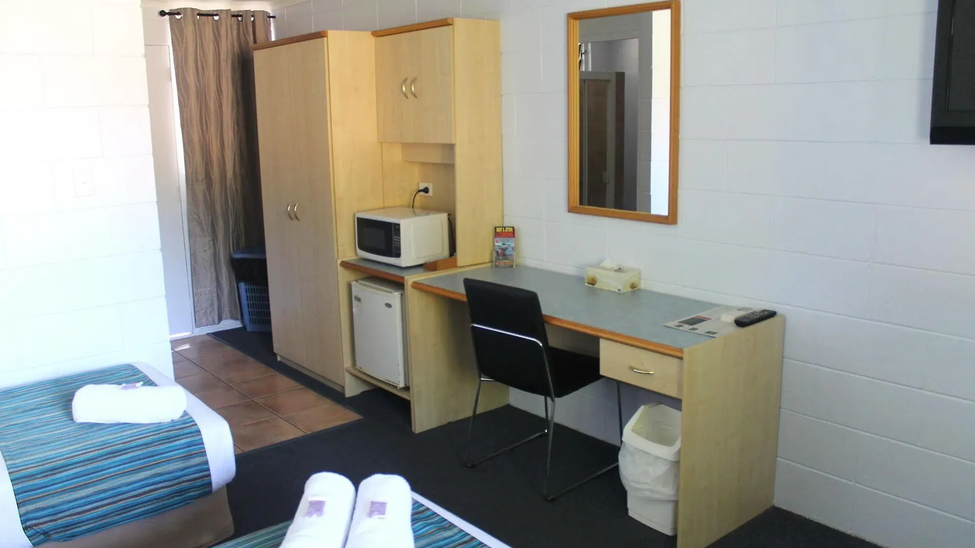 ***  Rocky Glen Hotel Motel Gladstone Australia